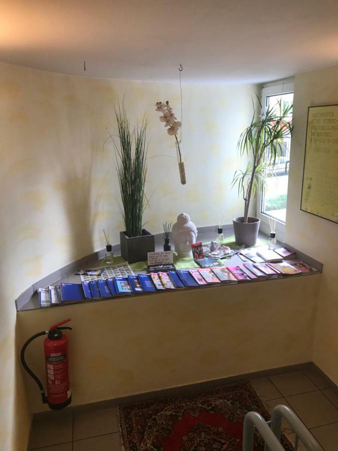 Apartmenthaus Zentrum Komfort Apartments Mit Minikuchen Verschiedener Grossen Kassel Luaran gambar