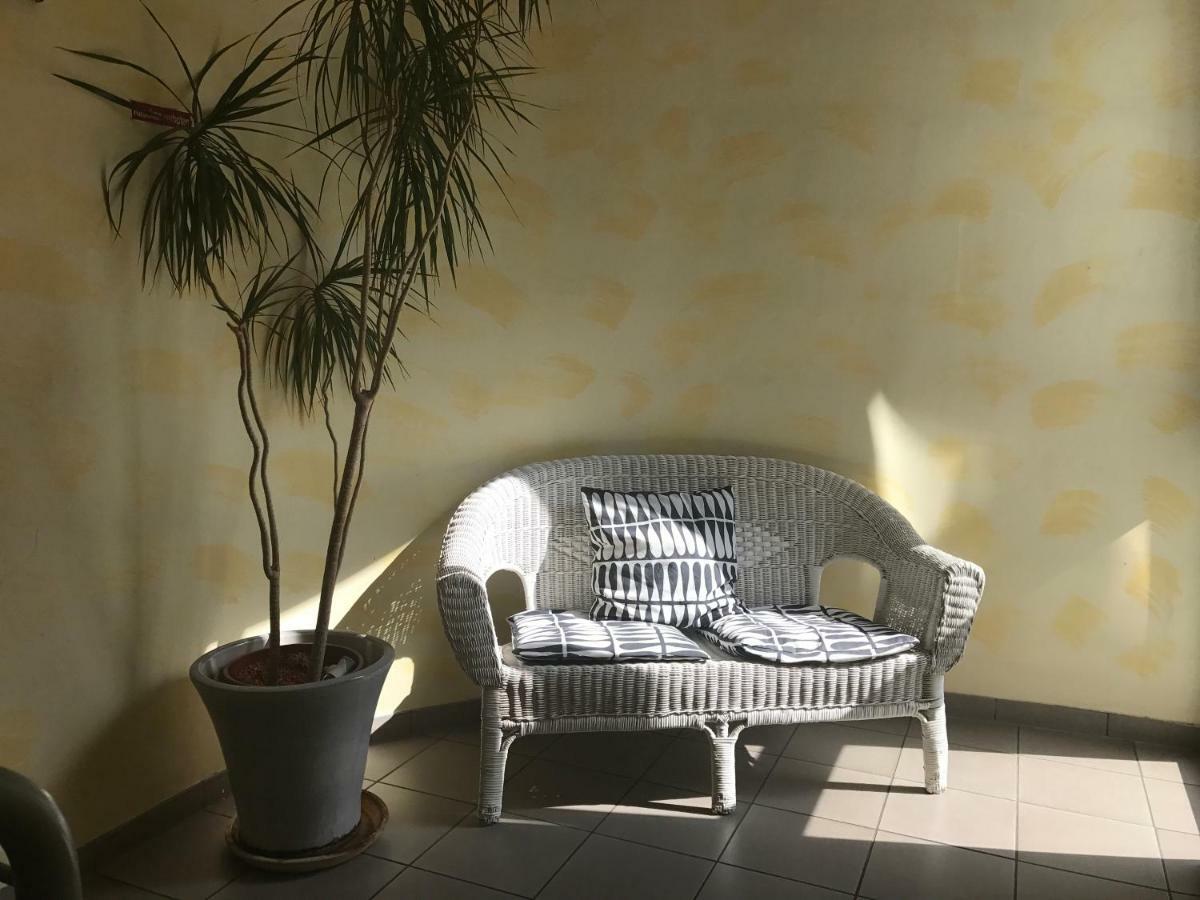 Apartmenthaus Zentrum Komfort Apartments Mit Minikuchen Verschiedener Grossen Kassel Luaran gambar
